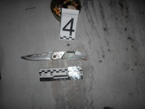 Незваные гости нарвались на нож хозяина квартиры, один из них погиб