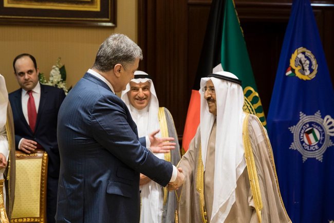 Порошенко в Кувейте договорился о сотрудничестве стран в военной сфере