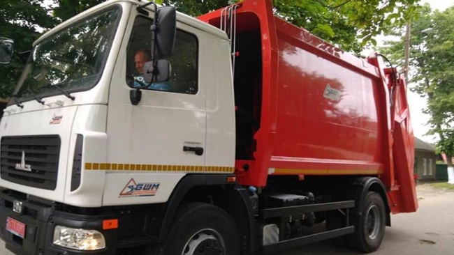 Ренийский горсовет купил новый мусоровоз, а мэр уже планирует приобретение экскаватора