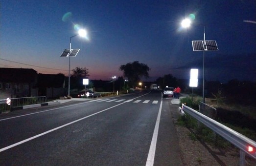 На пешеходных переходах трассы Одесса–Рени появилось автономное освещение