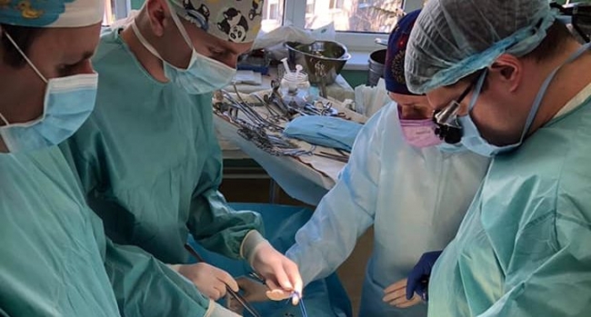 Во Львове кардиохирурги провели уникальную операцию на сердце