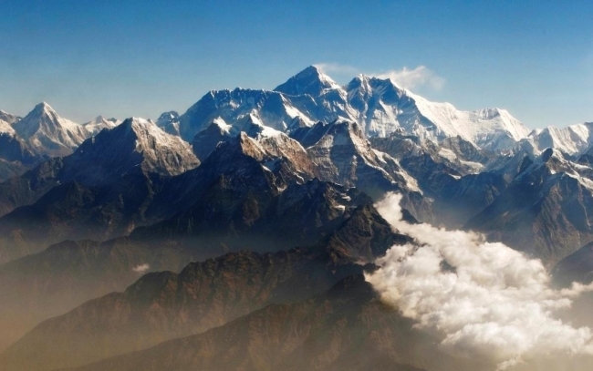 Вершина Эвереста оказалась загрязнённой микропластиком