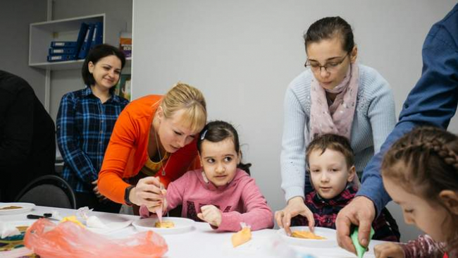 Половина школ учит детей с ООП: сколько в Украине инклюзивных классов