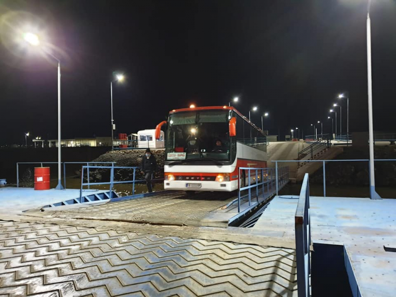 Из Орловки в Румынию на пароме отправился первый пассажирский автобус
