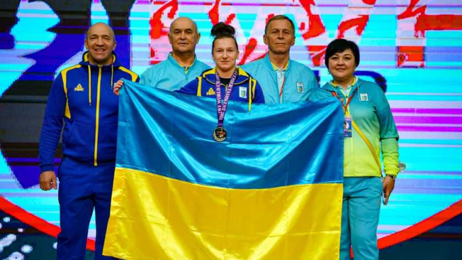 Украинская тяжелоатлетка Мария Гангур - чемпионка мира в рывке