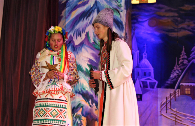 Во Дворце культуры прошёл новый спектакль "Солнечного лучика"- старая сказка на новый, святочный, лад