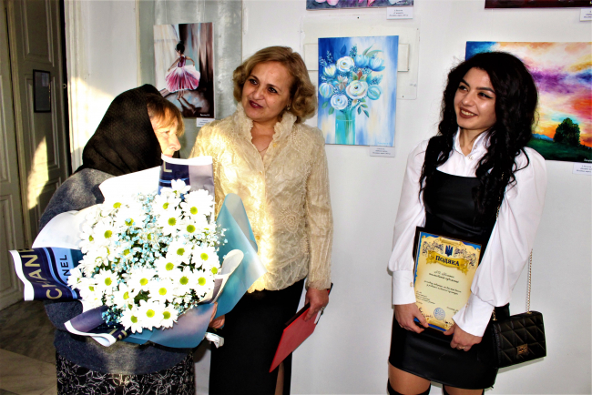 Албанские мотивы в картинах Инны Бельтек на выставке "Світ натхнення"
