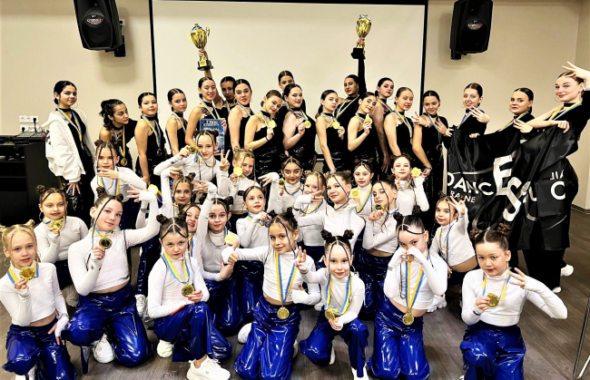 Два золотых кубка и два первых места - ES Dance studio снова в победителях!