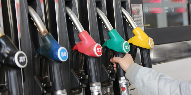 Розничные сети АЗС в Украине повысили цены на бензин и дизтопливо