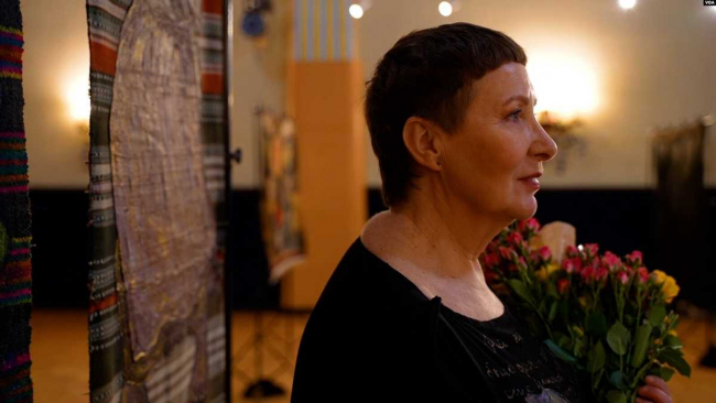 "Репортаж на килимі": мисткиня з Одещини показала свої унікальні твори у США