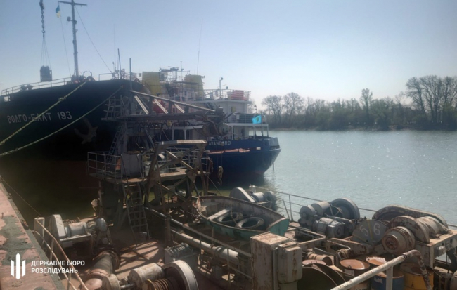 Підприємці з рф намагалися вивезти з порту на Одещині десять суден вартістю понад мільярд