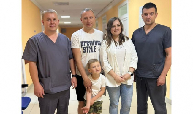 Львівські лікарі видалили в жінки 15-сантиметрову пухлину