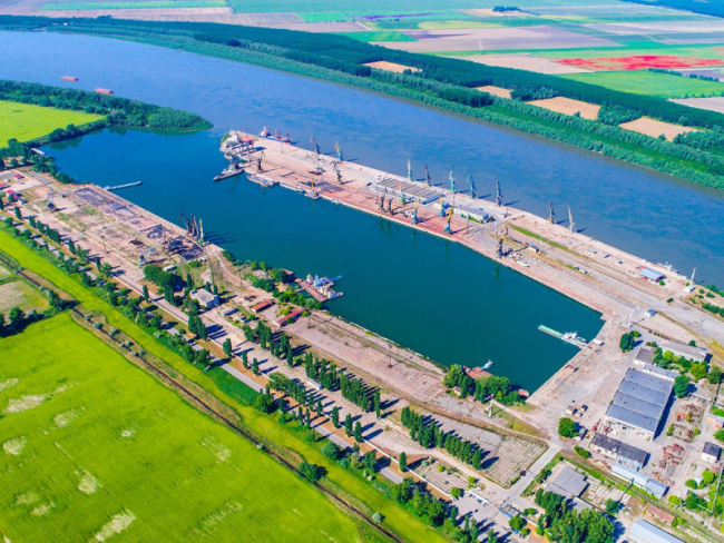 Агрохолдинг “Кернел” оголосив про придбання річкового терміналу “Дунай Пром Агро” в порту Рені