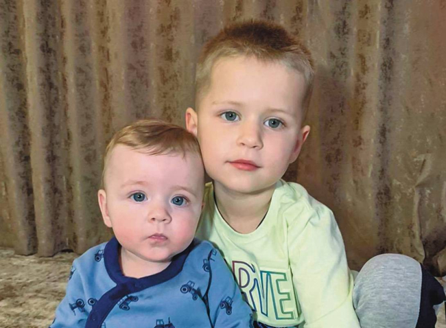 Уперше в Україні двомісячній дитині провели трансплантацію кісткового мозку. “Я маю врятувати братика”