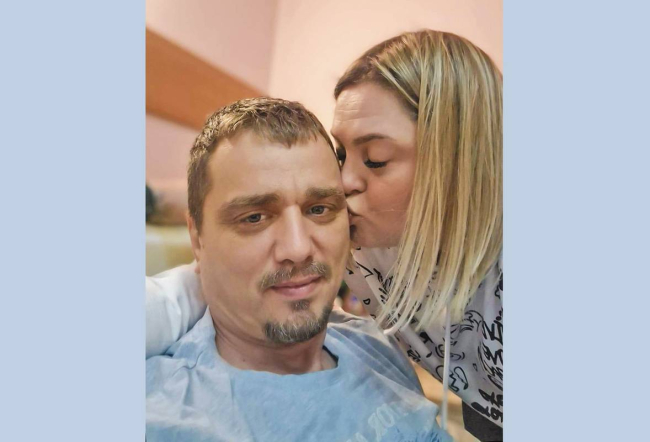 42-річний Дмитро Проценко пів кілометра повз на колінах, аби вижити. “Я наступив на міну. Ти тільки не хвилюйся”