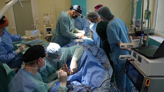Хірурги Львова сформували 25-річному захиснику щелепу з його гомілкової кістки