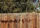 Паркан між сусідами без конфліктів: що потрібно знати власникам ділянок