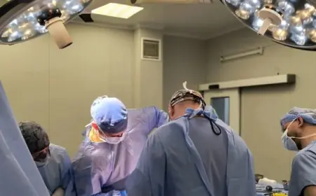 Операція тривала 18 годин: у Львові хірурги випрямили дитині хребет, викривлений на 160 градусів