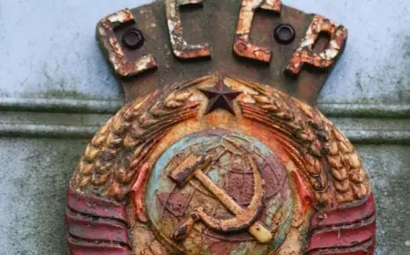 Різдвяний подарунок світу – 34 роки без СРСР: чому мрія путіна про нову імперію приречена на провал