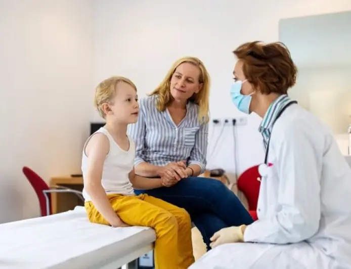 Хто може вести дитину до лікаря: бабуся, няня чи тільки батьки? Пояснюють юрист і педіатр