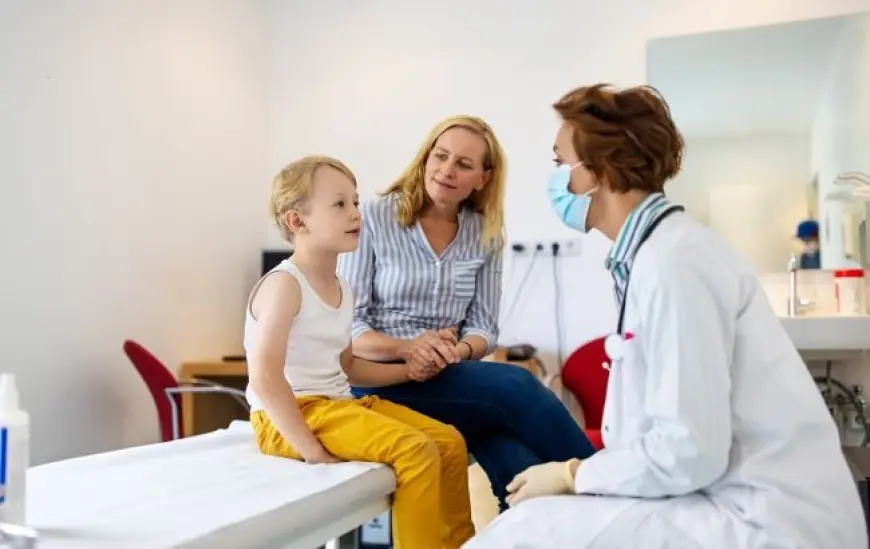 Хто може вести дитину до лікаря: бабуся, няня чи тільки батьки? Пояснюють юрист і педіатр