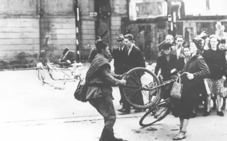 "Ласкава пані, тікайте з дітьми. росіяни жахлив" Страхи жінок Європи навесні 1945-го