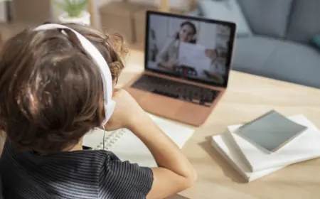 Навчальні заклади переходять на дистанційне навчання або продовжують канікули - рішення уряду