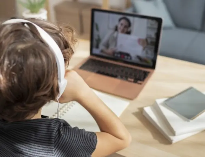 Навчальні заклади переходять на дистанційне навчання або продовжують канікули - рішення уряду