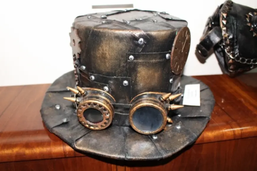 Быть женщиной и жить любя, светить и озаряться светом: волшебство таланта художниц и мастериц Придунавья на весенней выставке