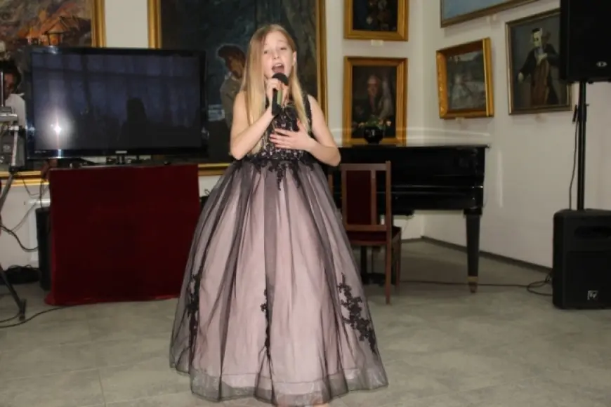 Быть женщиной и жить любя, светить и озаряться светом: волшебство таланта художниц и мастериц Придунавья на весенней выставке