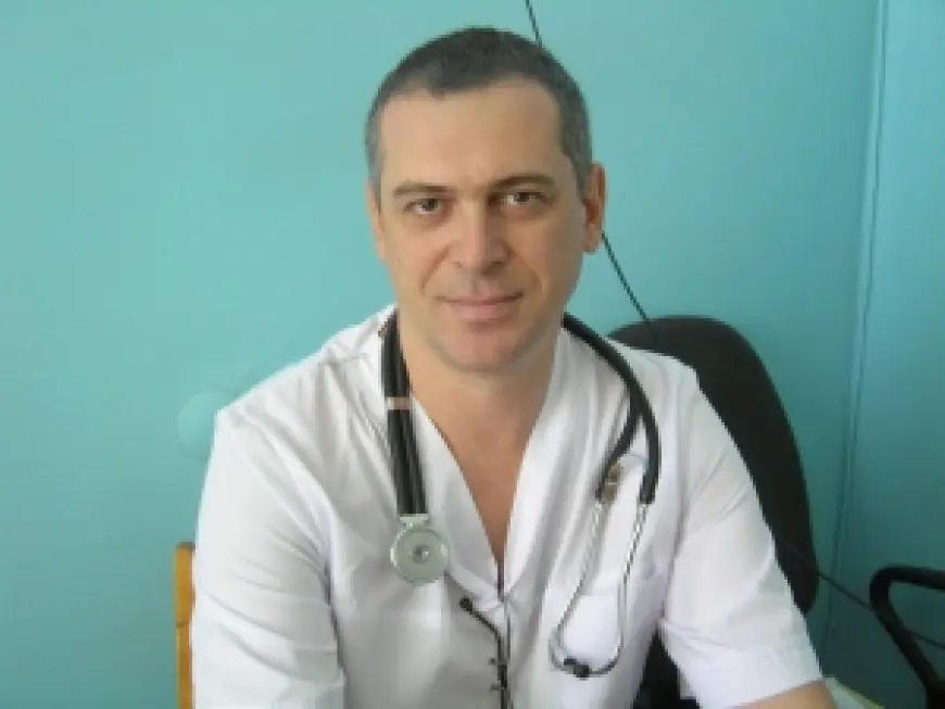 Его профессия - невролог