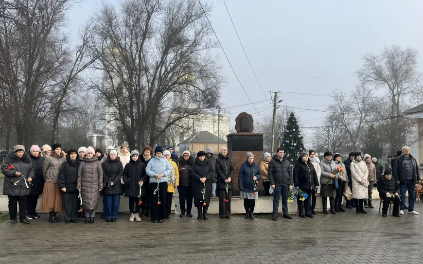 У селищі Катлабуг відбулося урочисте відкриття пам’ятних банерів на Алеї Слави