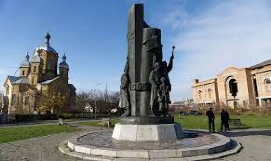 Роз'єднання з росією. Як позбувається радянських міфів місто, де присягнули на вірність московському цареві