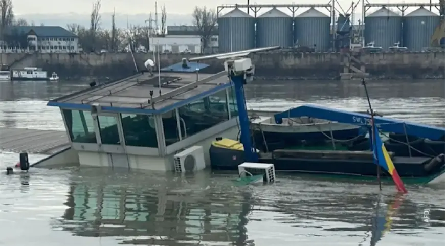 На Дунаї затонуло дві баржі