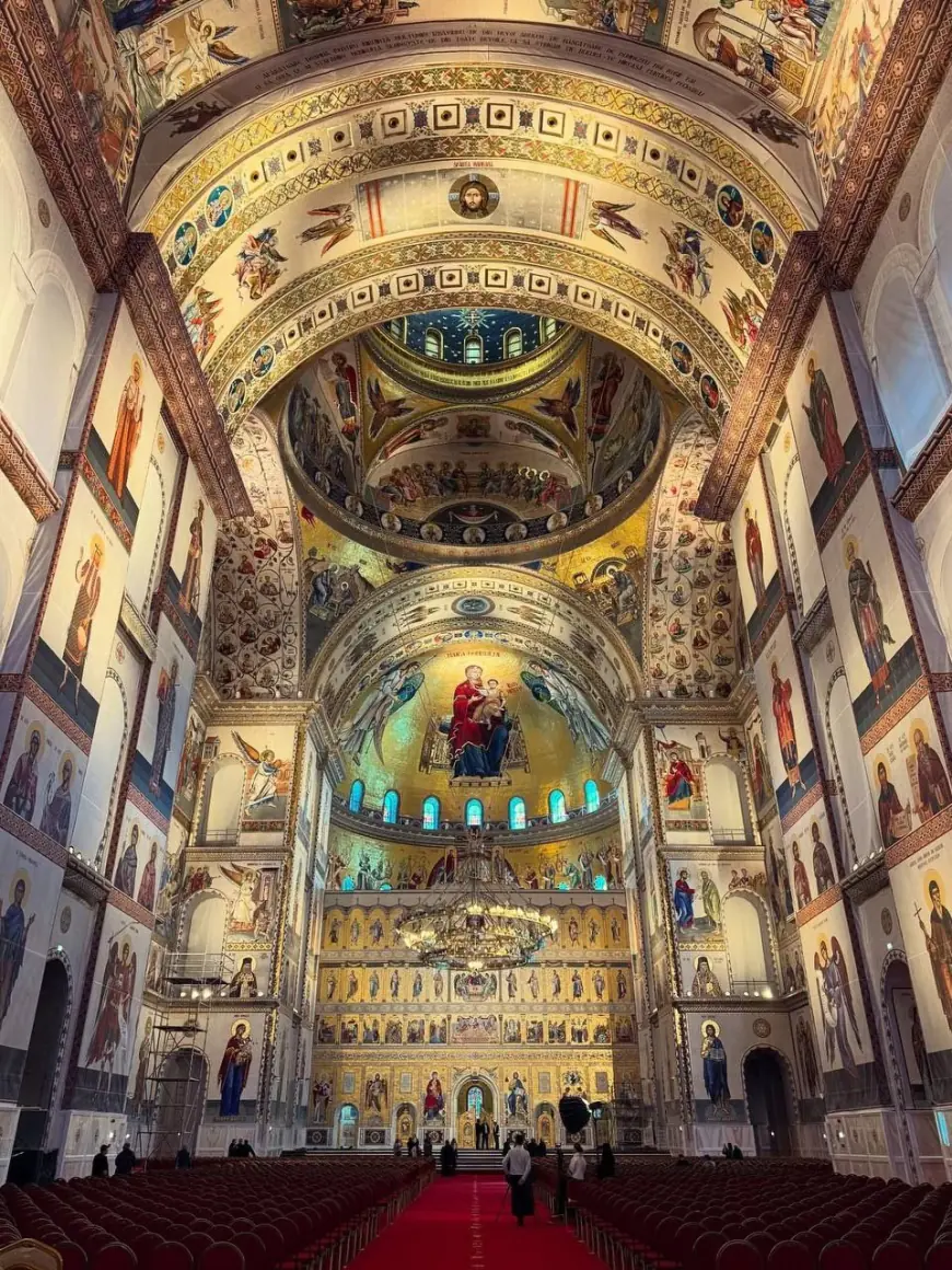 У Бухаресті відкрили найбільший православний собор у світі