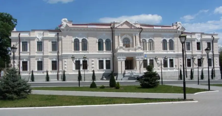 Управа-примария-горком-Дворец. По пути упрощения