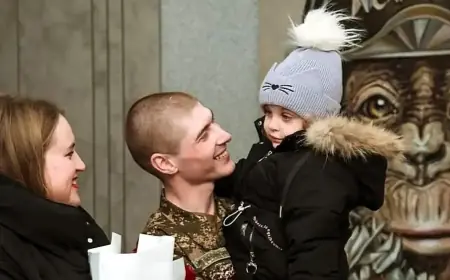 Народилася в день його полону: нацгвардієць з Одещини вперше обійняв доньку після 4 років неволі