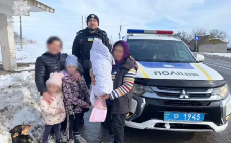 Поліцейські Ізмаїльського району виручили родину з немовлям, яка в негоду пішки добиралася до Орлівки