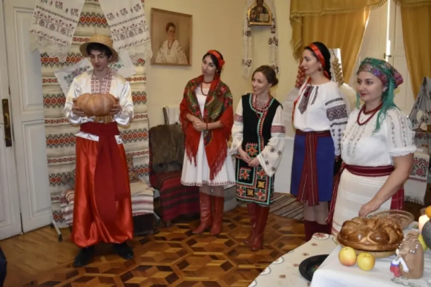 Оправдывая свою историко-культурную дислокацию