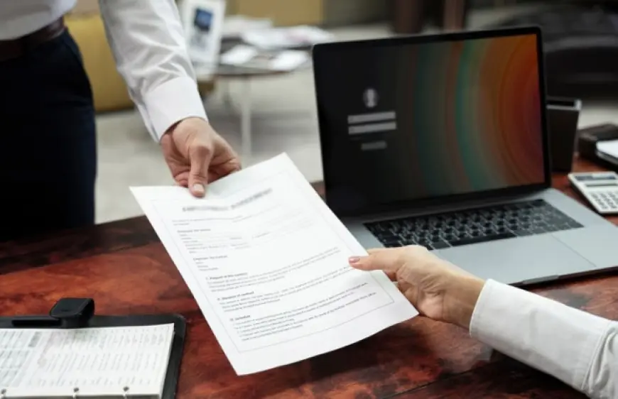 Роботодавцям хочуть дозволити звільнення працівників "заднім числом"