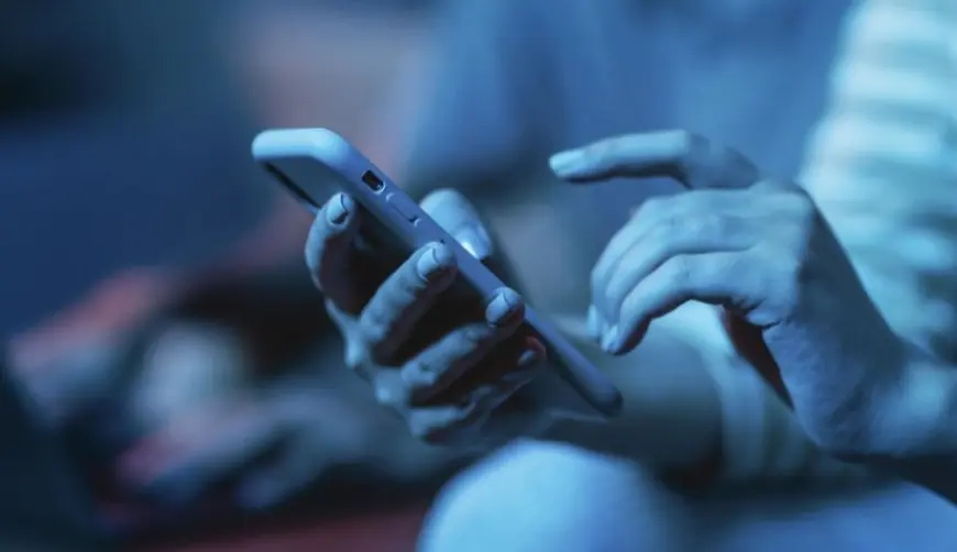 Українців попереджають про нову шахрайську схему з "зимовими компенсаціями" від імені "Ощадбанку" та "Укренерго"