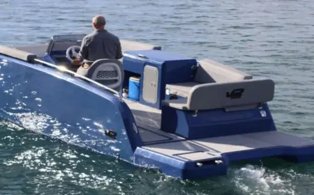 В Іспанії успішно протестували перший у світі 6-метровий катамаран, надрукований на 3D-принтері