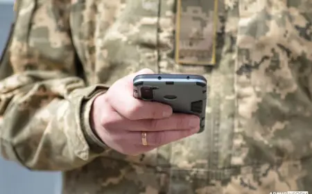 Безкоштовна гаряча лінія підтримки для ветеранів, ветеранок та їхніх родин: як звертатися