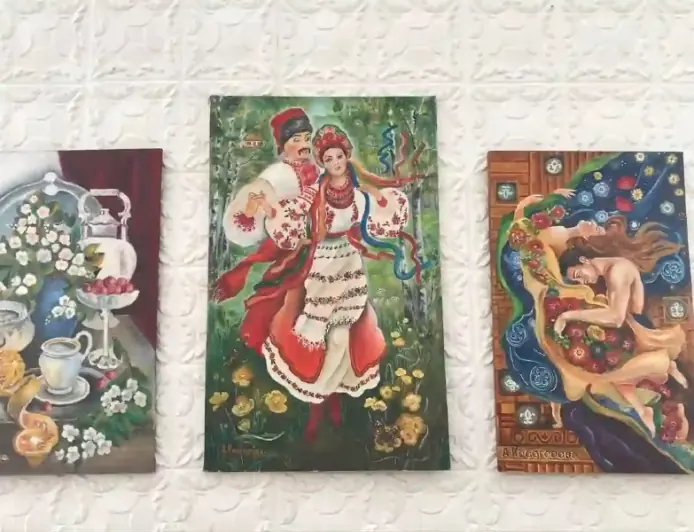 Квіти крізь вогонь: у Балті відкрився вернісаж художниці, яка чекає рідних із фронту