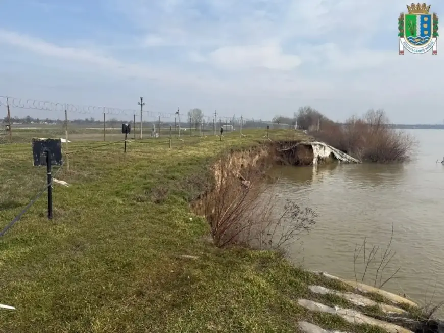 До катастрофи – 3 метри: дамба на Дунаї близька до прориву