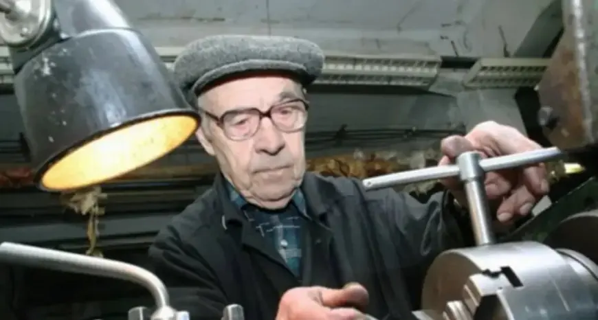 Робота до глибокої старості стане нормою: чи готові українці працювати до віку 70+