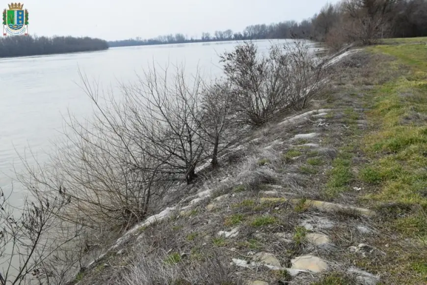 "Стан оцінюється як критичний": на Одещині руйнується захисна дамба та існує ризик прориву