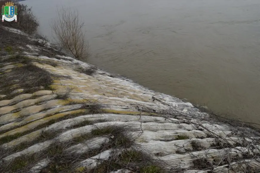 "Стан оцінюється як критичний": на Одещині руйнується захисна дамба та існує ризик прориву