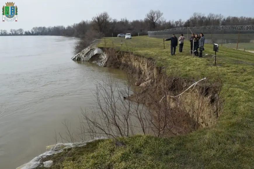 "Стан оцінюється як критичний": на Одещині руйнується захисна дамба та існує ризик прориву