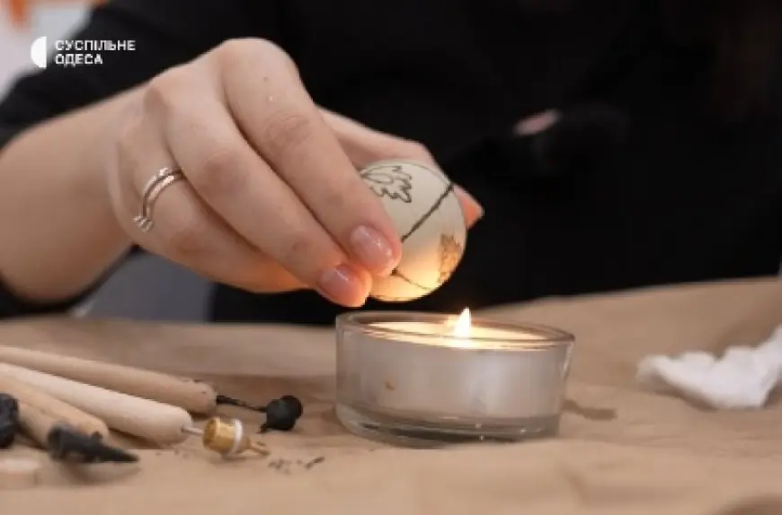 Солом’яний павук, писанки та витинанки: одеська мисткиня щомісяця створює автентичні українські вироби